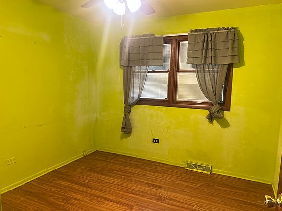5th image of 1120 W 107th Pl