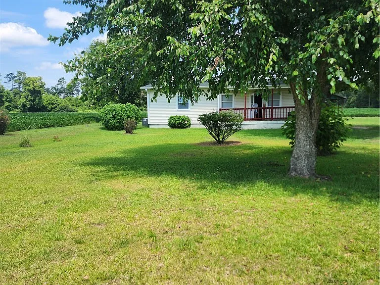118 Lockwood Dr — Photo 2