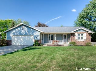 2887 Wood Dr, Hudsonville, MI 49426