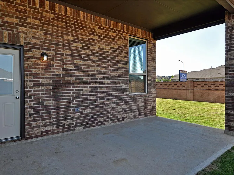 23839 Villa Lisa Dr — Photo 32