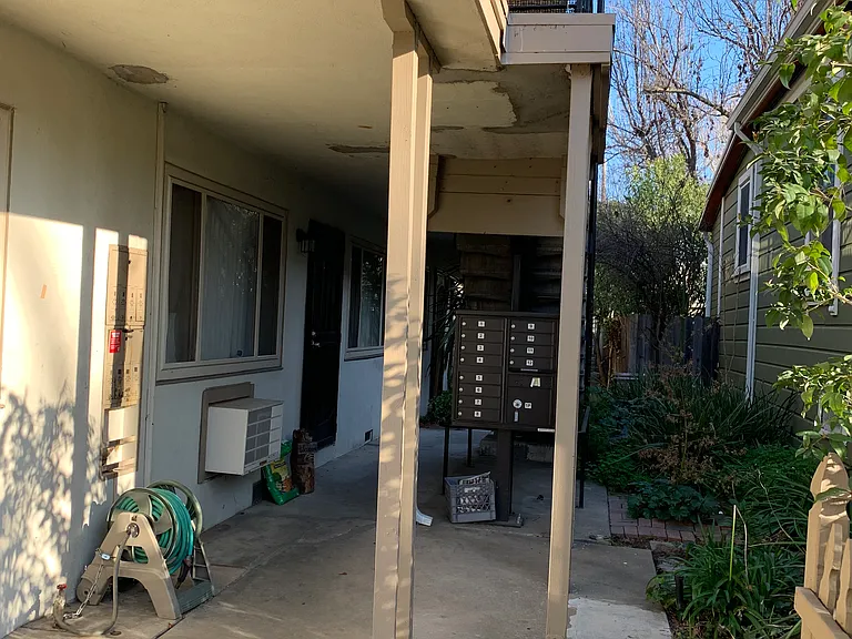 2515 P St #4 — Photo 5