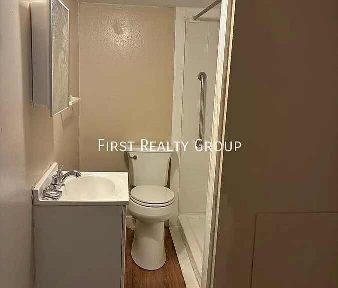 451 Hunter Ave — Photo 10