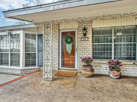 3rd image of 231 Renner Dr