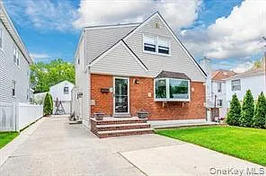 252-14 82 Road photo 1