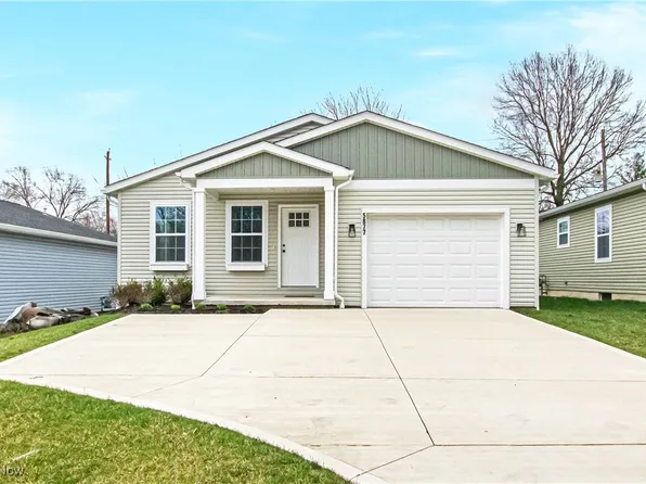 5877 Stumph Rd, Parma Heights, OH 44130