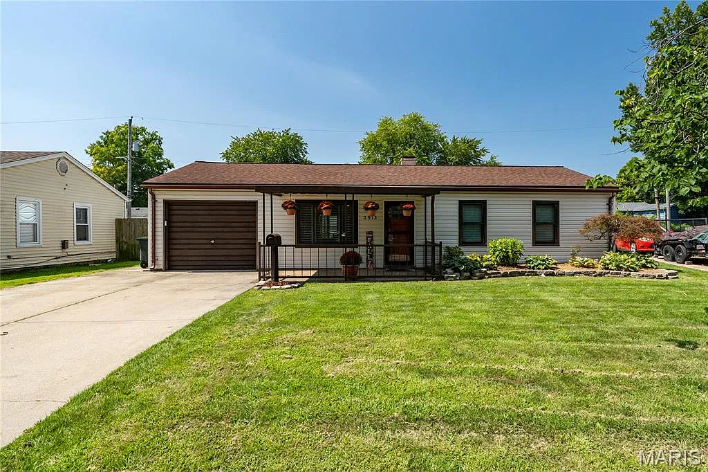 3 bed, 864 sqft, $1,200 — Photo 3