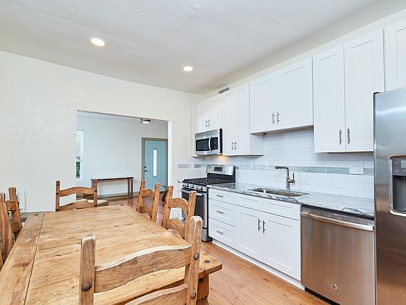 5th image of 834 11th St N #A