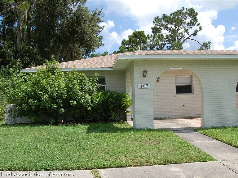107 Lavender Ave — Photo 1