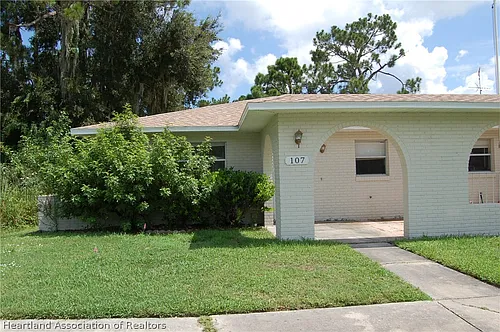107 Lavender Ave Photo 1