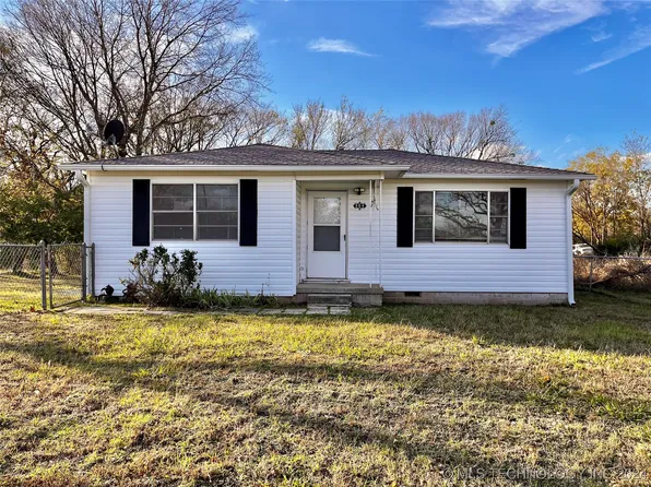 304 S 5th St, Hartshorne, OK 74547
