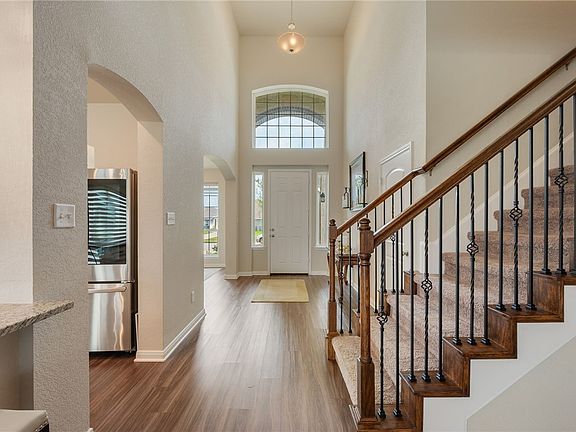 2nd image of 2020 Kathryn Dr