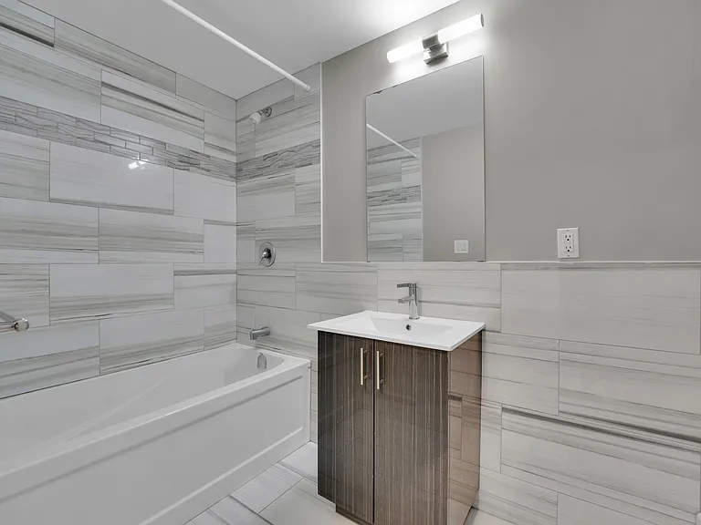 59 Russell Ave #4 — Photo 20