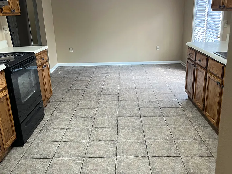 2105 Jonathan Ln — Photo 8