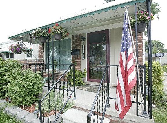 3rd image of 11180 Oxbow St