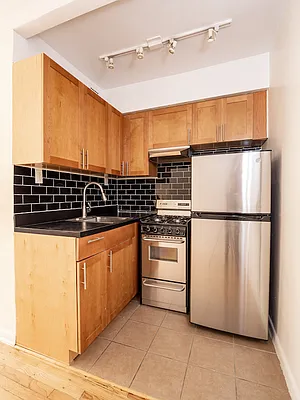 Rented by City Connections Realty | media 16