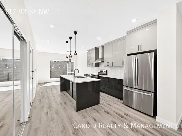12117 93rd St NW, Edmonton, AB