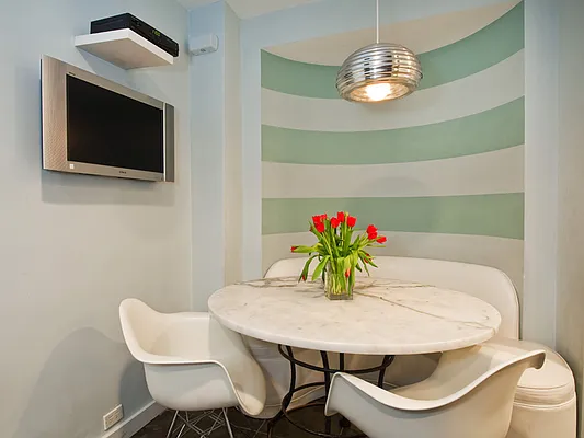 Sold by Sotheby's International Realty | media 16