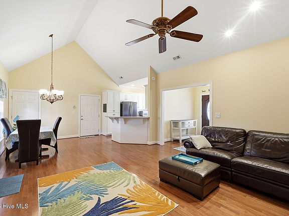 4th image of 406 Neptune Drive