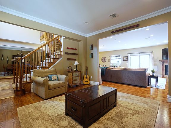 4th image of 71 Macfarland Ave