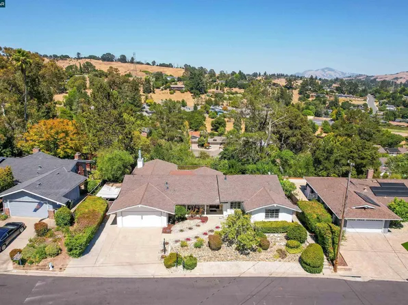 61 Sullivan Dr, Moraga, CA 94556
