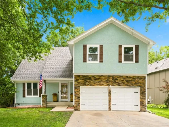 13107 S Arapaho Dr, Olathe, KS 66062