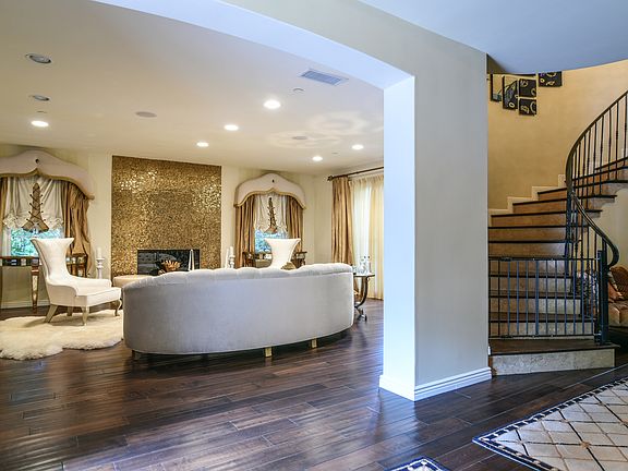 5th image of 3009 Ellington Dr