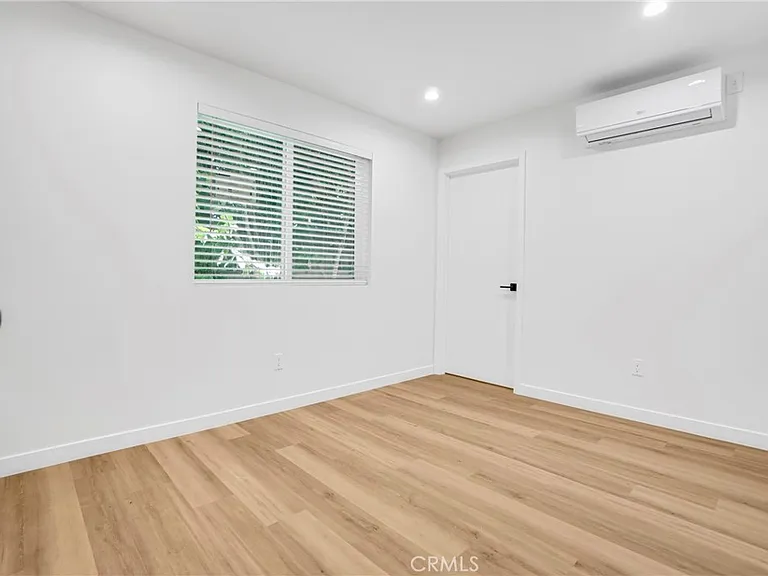 16120 Haynes St — Photo 14