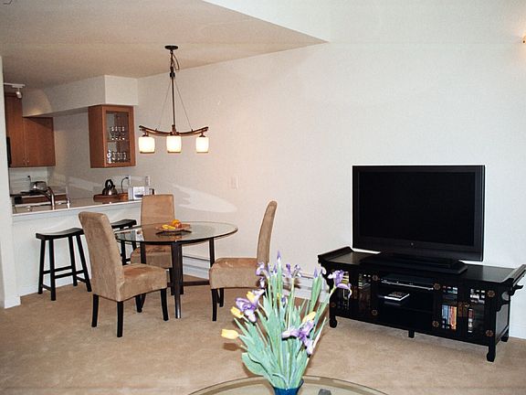 living room, dining room looking toward kitchen