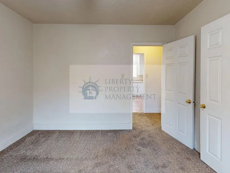 1114 Virginia Ave — Photo 11
