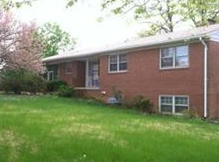 4024 Olley Ln, Fairfax, VA 22032