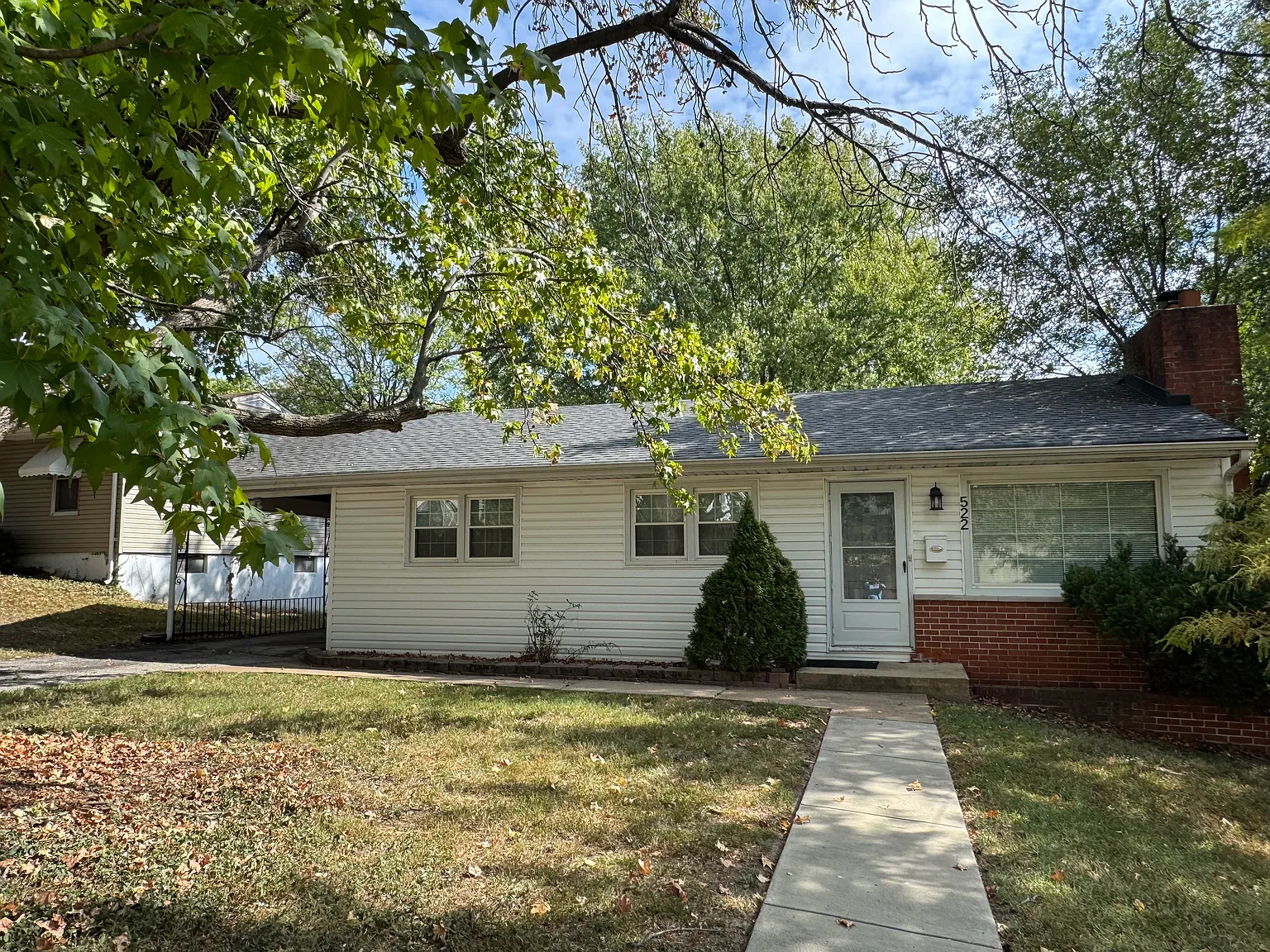 522 Holland Ave photo 1