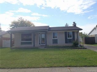 20487 Law Ave, Brownstown, MI 48183