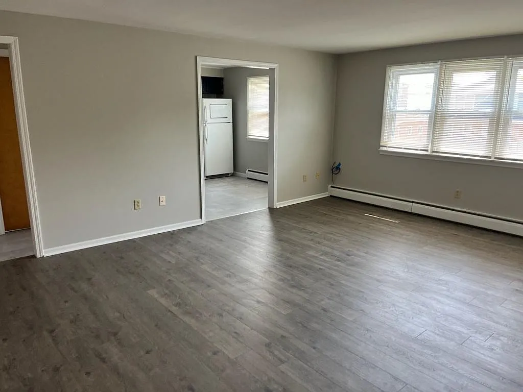 Building Photo - 131 Klinger Ave