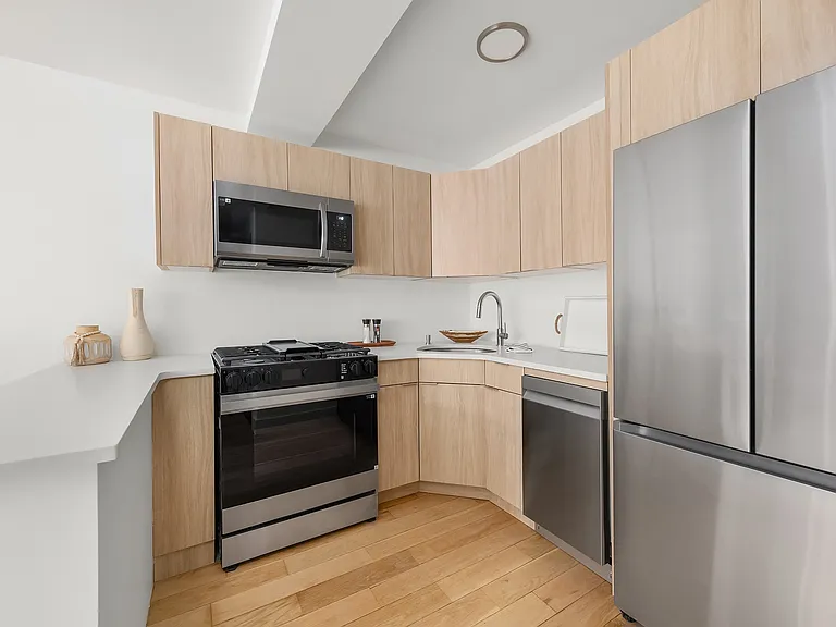 93 Waverly Ave #1F — Photo 7