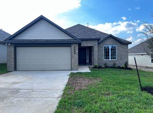 208 New Dawn Trl, Huntsville, TX 77320