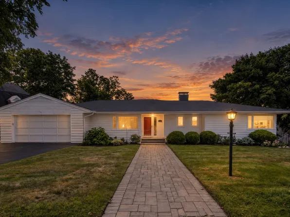 4 Arlington Ter, Haverhill, MA 01830