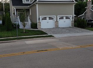 460 Upton Dr, Saint Joseph, MI 49085