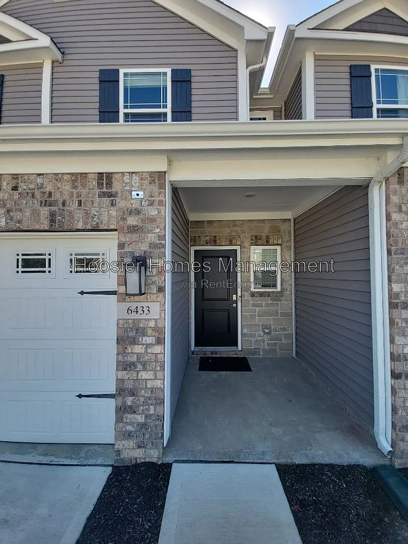3 bed, 2.5 bath, $2,100 — Photo 2