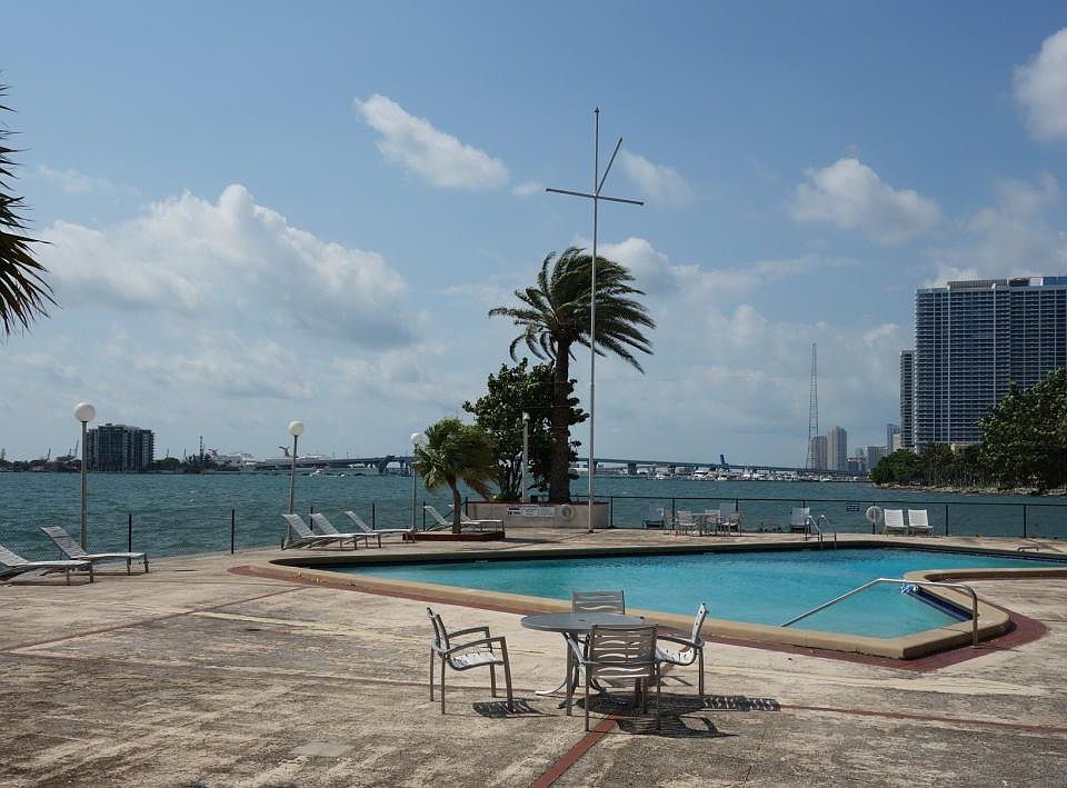 Pool Area, view South, to Venetian Causeway