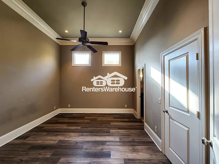 2510 Travis St #105 — Photo 3