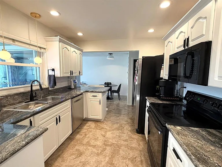 5704 SW 116th Ave — Photo 10