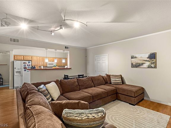 3rd image of 5855 Valley Dr Unit 1080