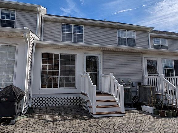 2nd image of 38173 Beachwood Ct Unit 64