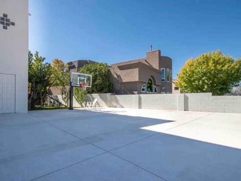 11201 Spyglass Hill Ln NE — Photo 9