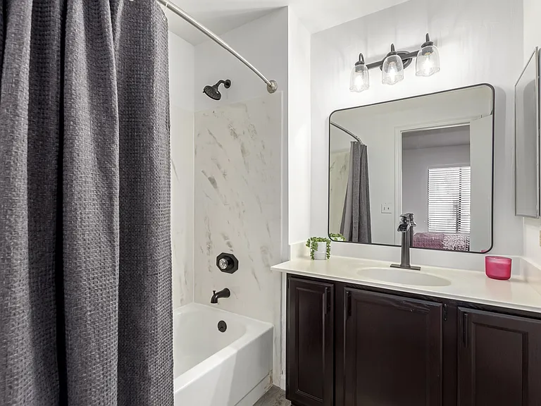 500 N Roosevelt Ave #102 — Photo 19
