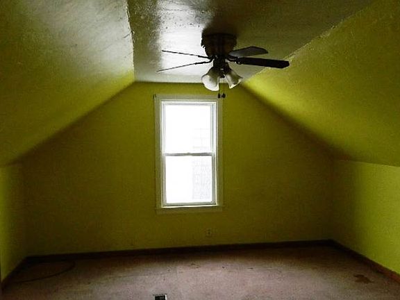 5th image of 194 Currier Ave