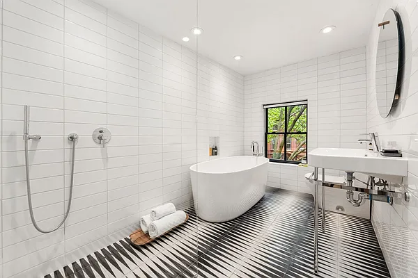 Rented by Nest Seekers International | media 8