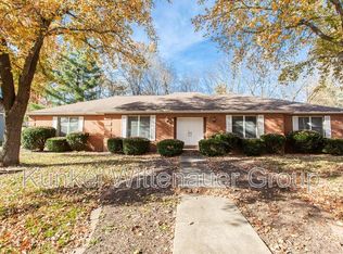 104 Lake Lorraine Dr, Swansea, IL 62226