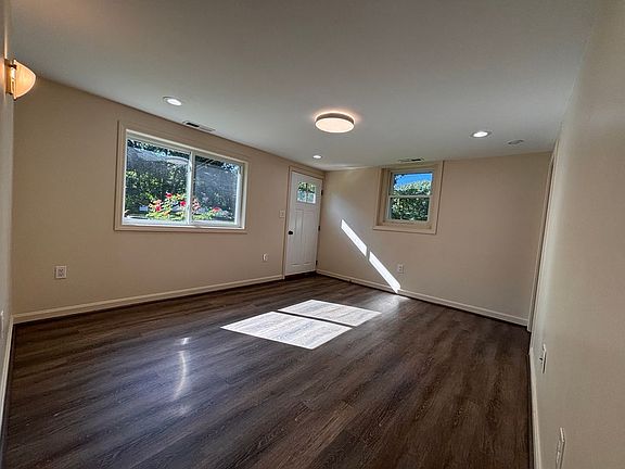 5th image of 65 Old Brooklyn Tpke APT B