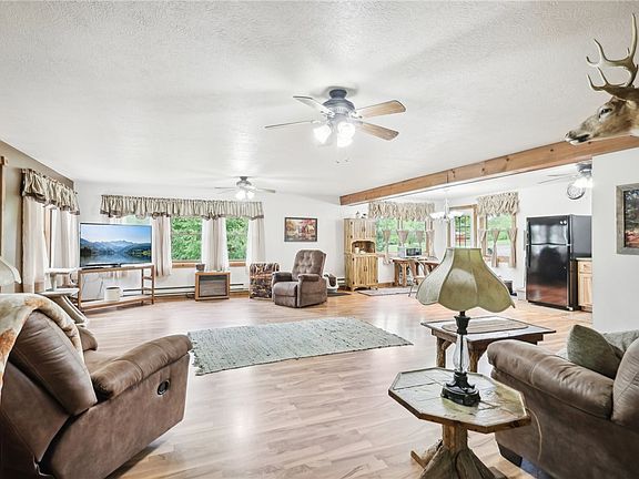 4th image of 1770 Perry Hwy